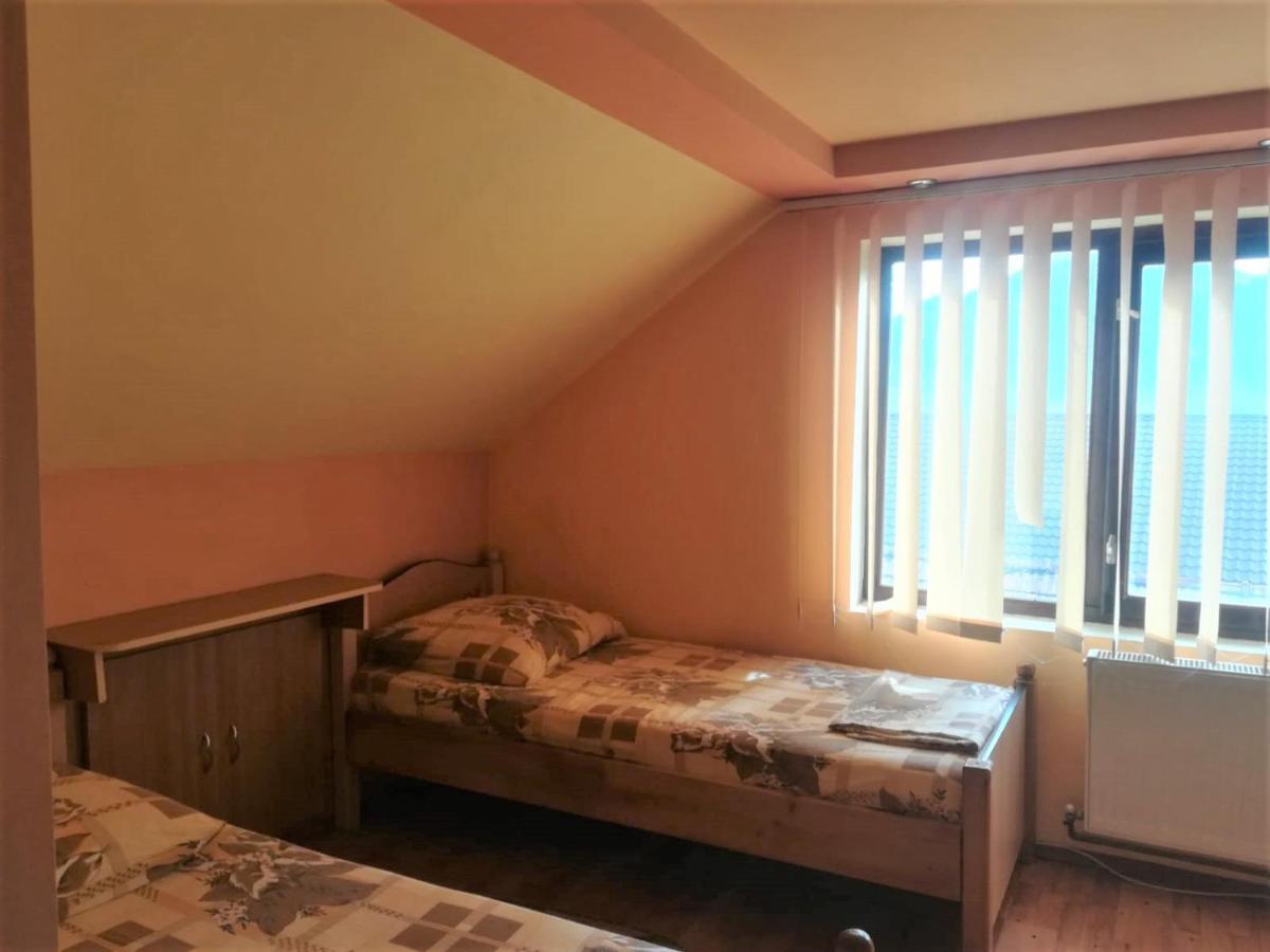 Casa Cozorici Hotel Sadova  Luaran gambar